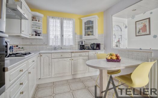 Jolie maison familiale à Plaisir / SOUS OFFRE