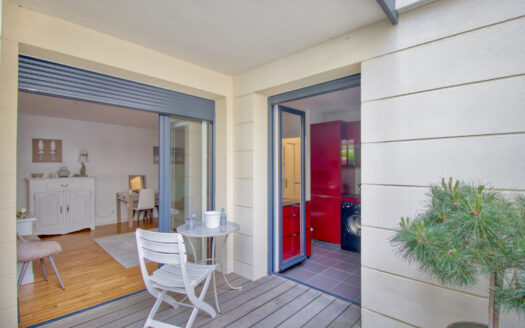 APPARTEMENT NOISY LE ROI AVEC TERRASSE ET JARDIN