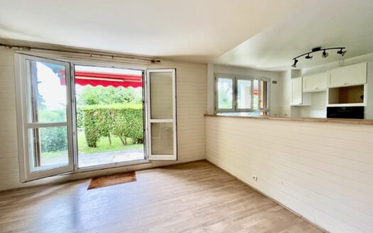 Appartement avec jardin et piscine