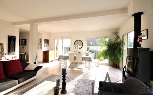 MAISON FAMILIALE CONTEMPORAINE