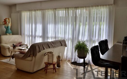 Surprenant appartement lumineux de 5 pièces au Rez-de-Jardin