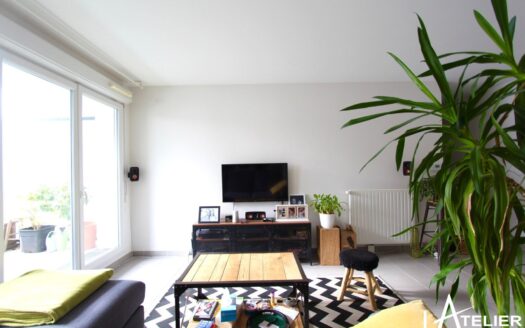 Au calme, appartement T3 / 2 ch, 67m², terrasse, parking, bourg Sautron, label BBC