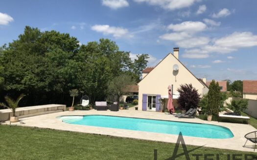 A VENDRE THIVERVAL GRIGNON