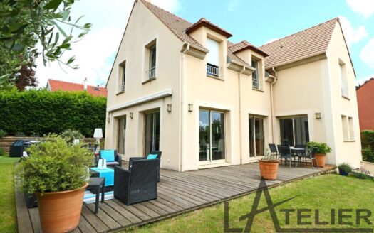 MAISON FAMILIALE CONTEMPORAINE