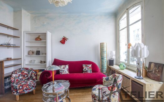 2 pièces de charme dans bel Immeuble Art Déco Paris 12eme