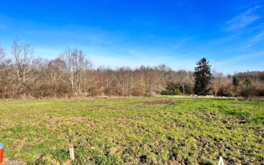 Rare ! Terrain à bâtir – Environnement verdoyant, résidentiel et à 5mn des commodités