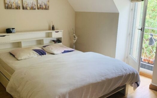 A VENDRE THIVERVAL GRIGNON