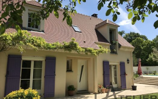 A VENDRE THIVERVAL GRIGNON