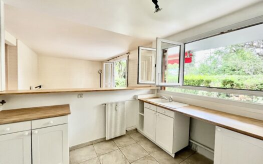 Appartement avec jardin et piscine