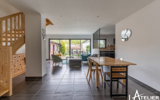 SOUS COMPROMIS – Maison familiale, jardin, garage, annexe