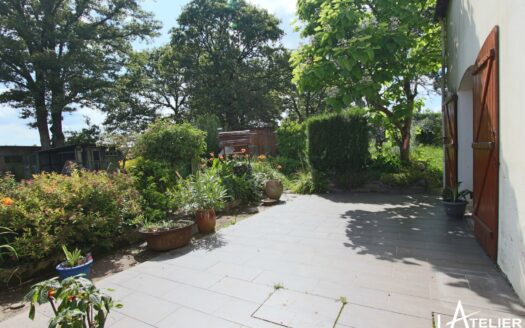 Maison familiale grand jardin, calme, authenticité en hameau