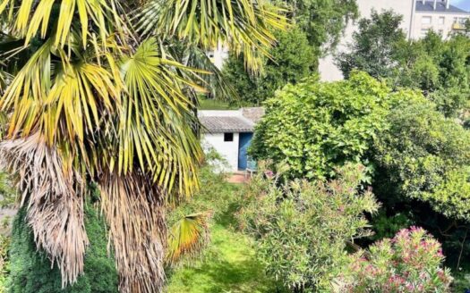 Procé – Maison familiale avec garage et jardin