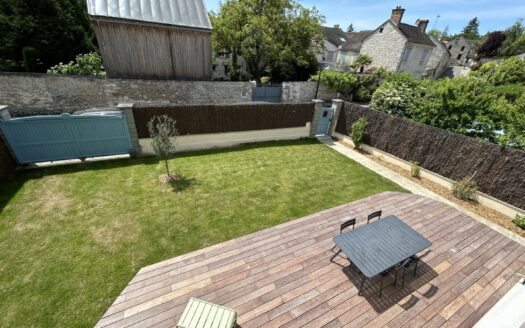 MAISON FAMILIALE AVEC PISCINE