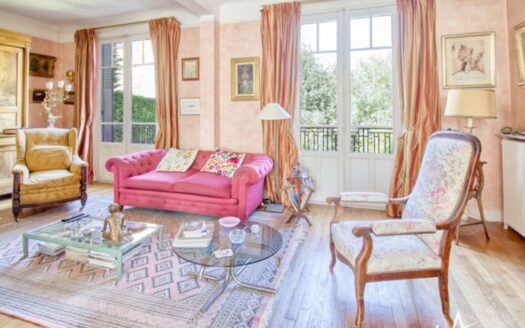 À Vendre – Maison de Charme en pierre de Meulière à Saint-Cloud