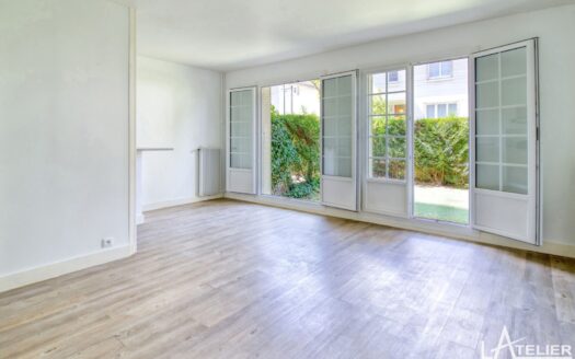 Très beau studio lumineux avec grande terrasse