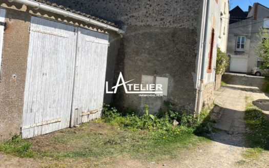 Garage -Bourg de Saint Etienne de Montluc