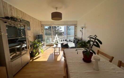 T3 traversant avec balcon dans résidence sécurisée