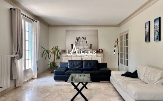Grande maison familiale , vie de plain-pied, grand jardin