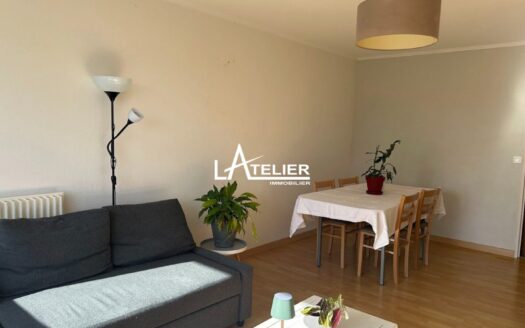 T3 traversant avec balcon dans résidence sécurisée