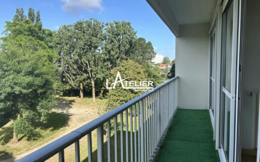T3 traversant avec balcon dans résidence sécurisée