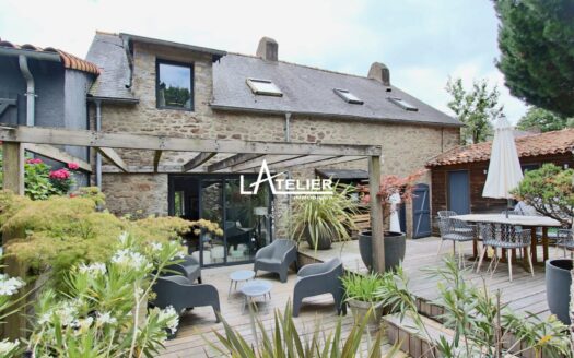 Maison en pierres citadine, charme et confort moderne